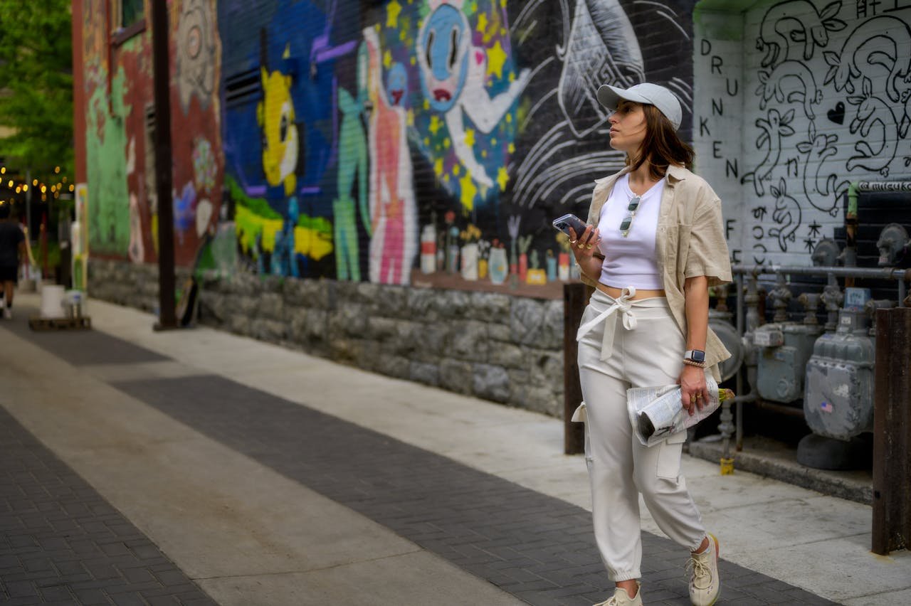 7 Effortless Ways to Master Chic Street Fashion