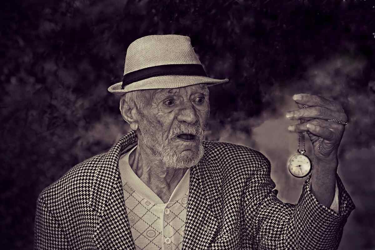 Beware 6 Fashion Mistakes That Age You Instantly