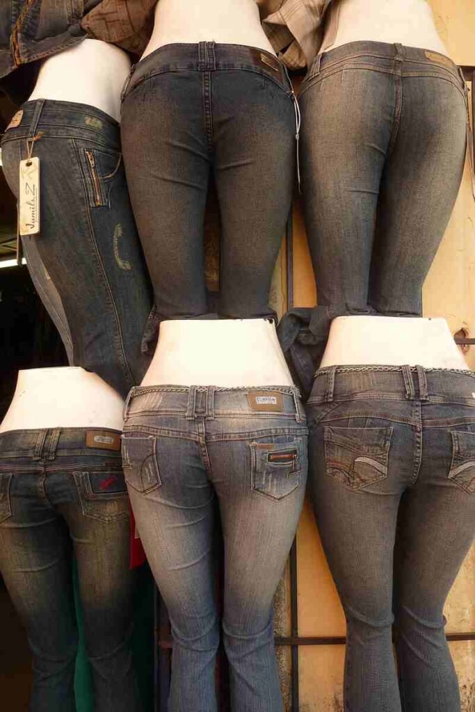 Avoid These 4 Unflattering Fashion Trends Making a Comeback - Ultra Low-Rise Jeans